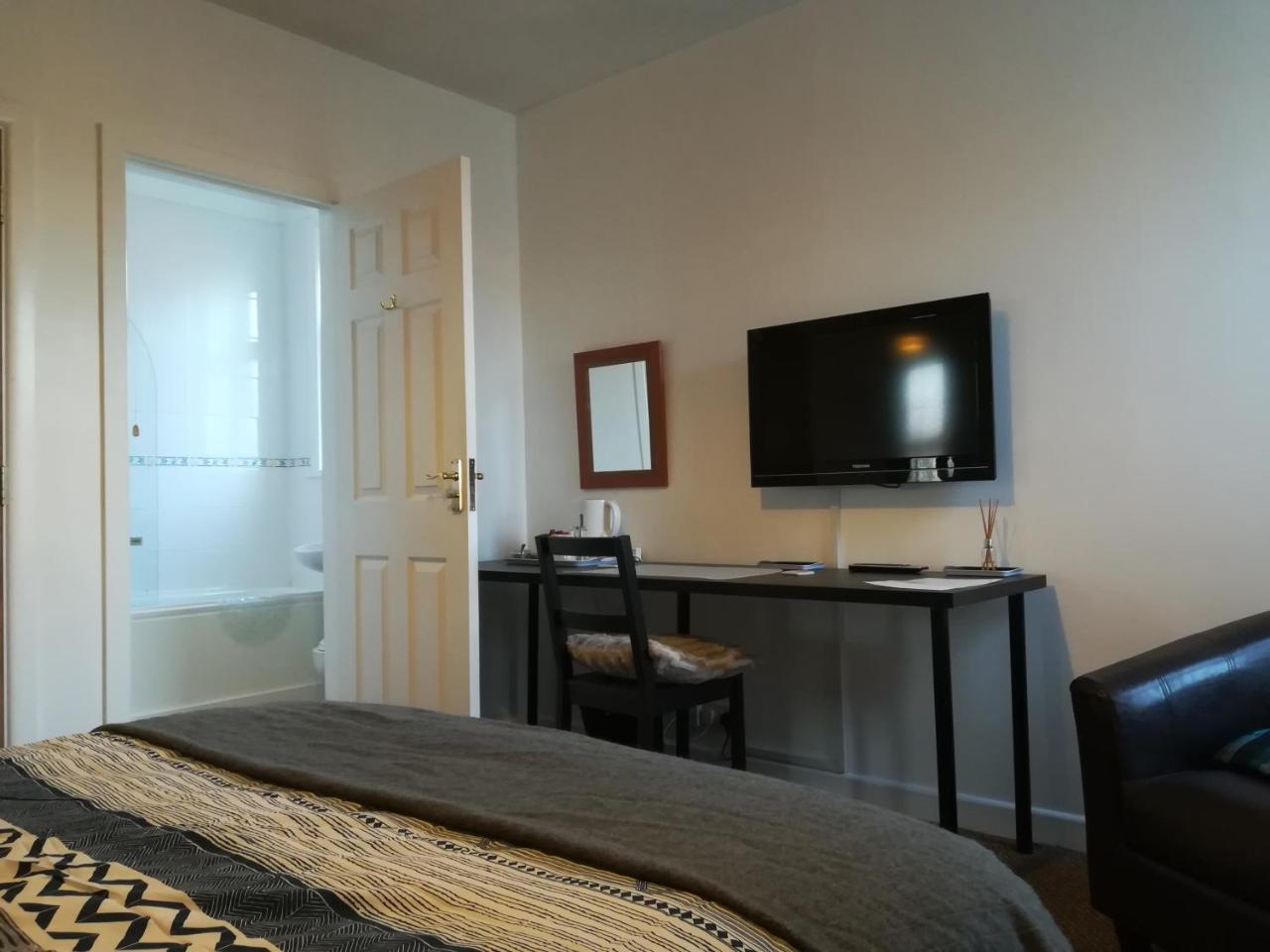 이슬리햄프셔 Crestwell House B&B 외부 사진