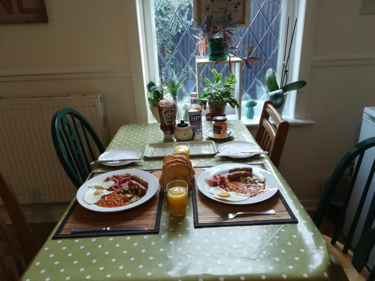 이슬리햄프셔 Crestwell House B&B 외부 사진